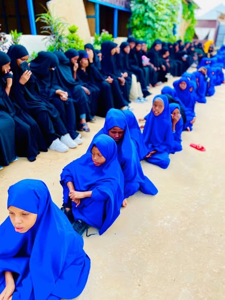 Ardayda iyo bulshada Daarul Ummah oo isu timid
